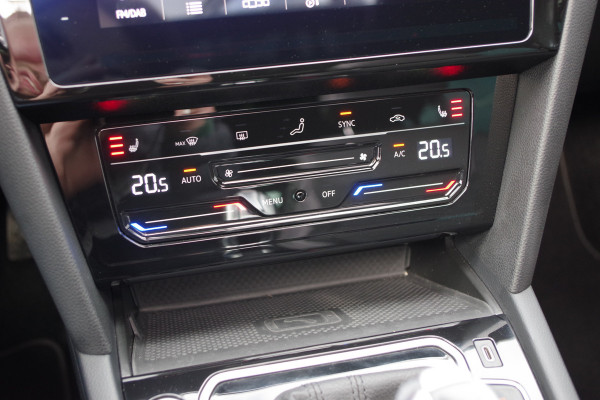 Volkswagen Passat Variant 1.4 TSI PHEV GTE 218 PK BNS, Panoramadak, Trekhaak, Memory, Head-Up, Matrix-LED, Camera