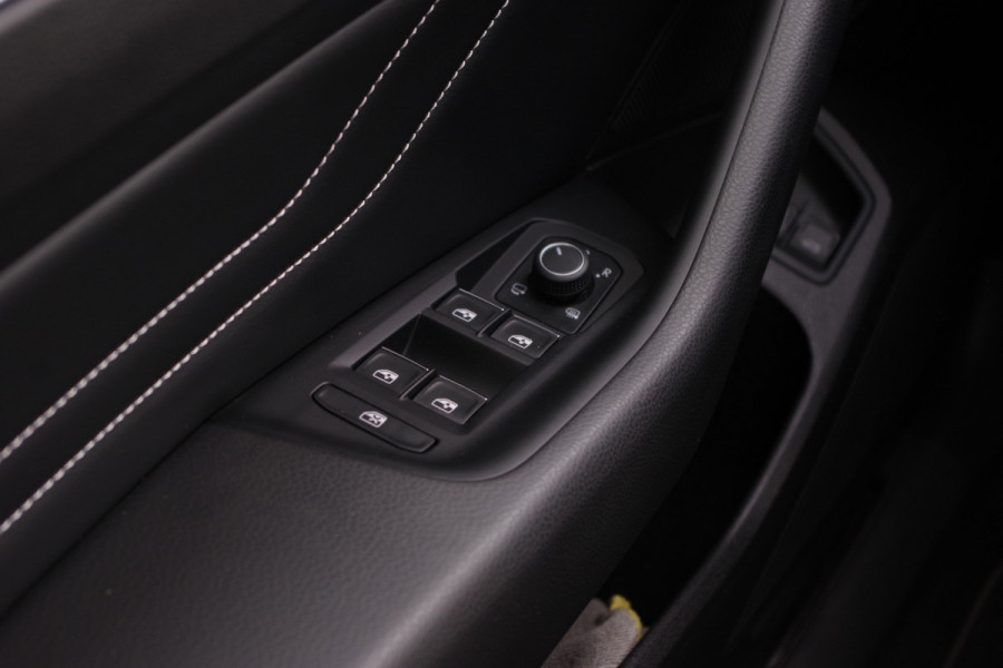 Volkswagen Passat Variant 1.4 TSI PHEV GTE 218 PK BNS, Panoramadak, Trekhaak, Memory, Head-Up, Matrix-LED, Camera