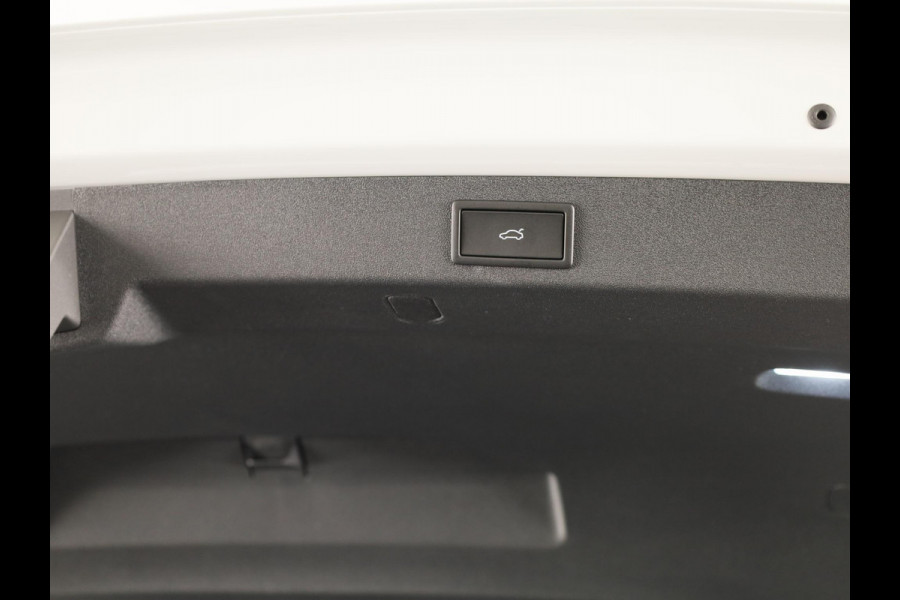 Škoda Kodiaq Sportline Business PHEV 1.5 TSI 204 pk 6 versn. DSG | Panoramadak | Wegklapbare trekhaak | Light & view pakket