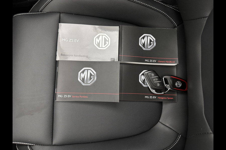 MG ZS EV Luxury 45 kWh INCL-BTW) Aut. *PANO | LEATHER | CCS-FASTLOADER | KEYLESS | NAVI-FULLMAP | ADAPTIVE-CRUISE | CAMERA | HEATED-SPORTSEATS | CARPLAY | BLINDSPOT | DAB | LANE-ASSIST | 17''ALU*