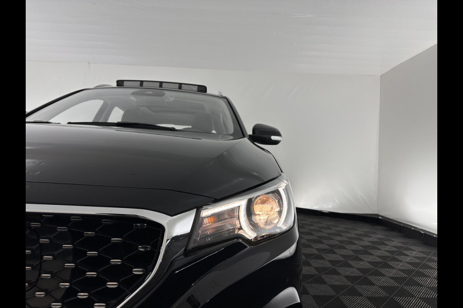 MG ZS EV Luxury 45 kWh INCL-BTW) Aut. *PANO | LEATHER | CCS-FASTLOADER | KEYLESS | NAVI-FULLMAP | ADAPTIVE-CRUISE | CAMERA | HEATED-SPORTSEATS | CARPLAY | BLINDSPOT | DAB | LANE-ASSIST | 17''ALU*