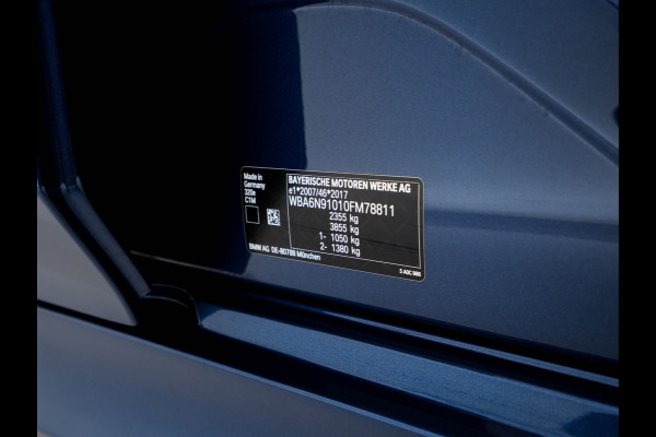 BMW 3 Serie Touring 320e Business Edition Plus [Plug-In] (INCL-BTW) Aut. *LEATHER | FULL-LED | HEATED-SPORTSEATS | DIGI-COCKPIT | HIFI-SOUND | NAVI-FULLMAP | PRIVACYGLASS | PDC | AMBIENTLIGHT | DAB | KEYLESS | TOWBAR | 17"ALU* *