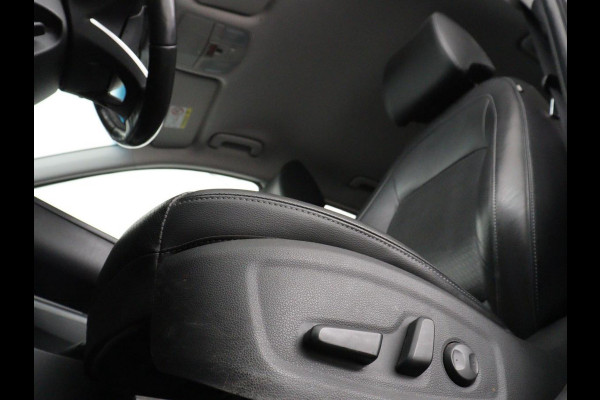 Hyundai Kona EV Premium 64 kWh | SOH 95% | Stoelventilatie | Leder | Head-Up | Warmtepomp | Camera | Achterbankverwarming | Carplay | Navigatie | Adaptive cruise | Keyless | Parkeerhulp