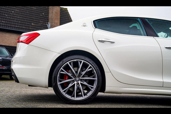 Maserati Ghibli 3.0 V6 S Q4 GranLusso | 360 camera | Schuif/kanteldak | Luxe Leder | Origineel NL |Adaptieve Cruise | Lane Assist