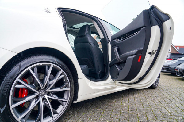 Maserati Ghibli 3.0 V6 S Q4 GranLusso | 360 camera | Schuif/kanteldak | Luxe Leder | Origineel NL |Adaptieve Cruise | Lane Assist