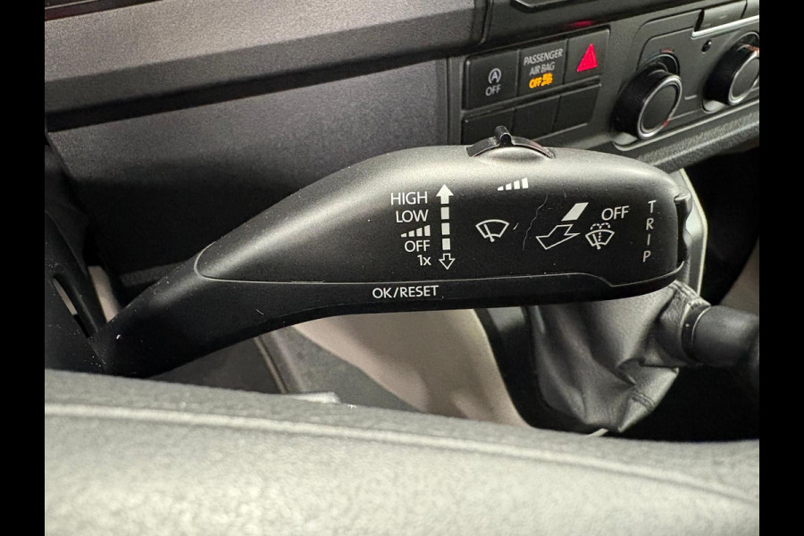 Volkswagen Transporter 2.0 TDI L2H*NAP*Cruise-Control*PDC*Trekhaak*Navi*