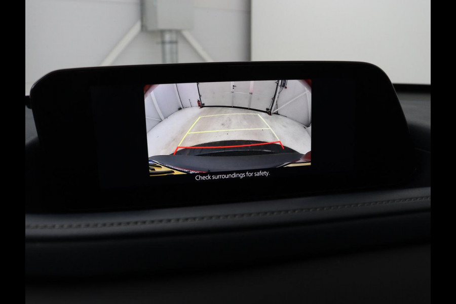 Mazda CX-30 2.0 e-SkyActiv-G M Hybrid Comfort | Stoel & stuurverwarming | Head-Up | Adaptive cruise | Camera | Carplay | Full LED | Navigatie | Climate control | Keyless | DAB