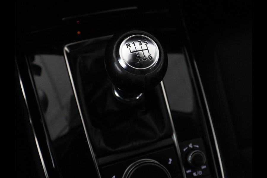 Mazda CX-30 2.0 e-SkyActiv-G M Hybrid Comfort | Stoel & stuurverwarming | Head-Up | Adaptive cruise | Camera | Carplay | Full LED | Navigatie | Climate control | Keyless | DAB