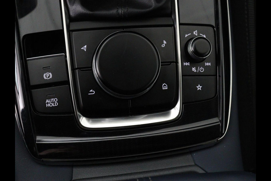 Mazda CX-30 2.0 e-SkyActiv-G M Hybrid Comfort | Stoel & stuurverwarming | Head-Up | Adaptive cruise | Camera | Carplay | Full LED | Navigatie | Climate control | Keyless | DAB