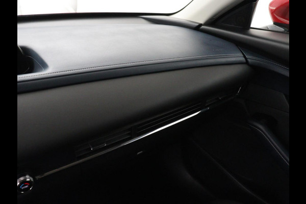 Mazda CX-30 2.0 e-SkyActiv-G M Hybrid Comfort | Stoel & stuurverwarming | Head-Up | Adaptive cruise | Camera | Carplay | Full LED | Navigatie | Climate control | Keyless | DAB
