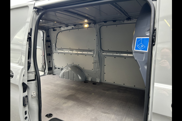 Mercedes-Benz Vito 116 CDI L3 Pro Facelift / 2500KG Trekhaak / MBUX / Camera / Navigatie / Cruise control / Airco / LMV