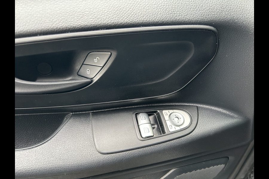 Mercedes-Benz Vito 116 CDI L3 Pro Facelift / 2500KG Trekhaak / MBUX / Camera / Navigatie / Cruise control / Airco / LMV