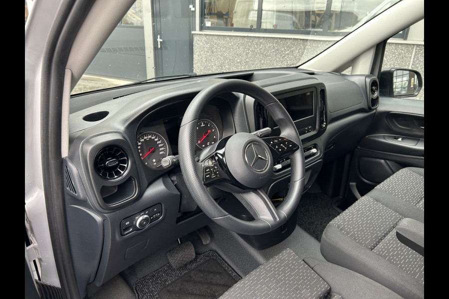 Mercedes-Benz Vito 116 CDI L3 Pro Facelift / 2500KG Trekhaak / MBUX / Camera / Navigatie / Cruise control / Airco / LMV