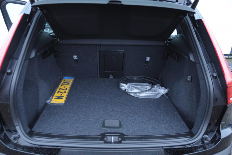 Volvo XC40 T4 211PK Automaat Plug-in hybrid Core Bright / Apple carplay / Parkeersensoren met camera / Stoelverwarming / Elektrische achterklep / Keyless entry / Parkeersensoren met camera