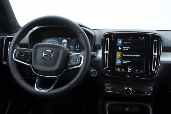 Volvo XC40 T4 211PK Automaat Plug-in hybrid Core Bright / Apple carplay / Parkeersensoren met camera / Stoelverwarming / Elektrische achterklep / Keyless entry / Parkeersensoren met camera