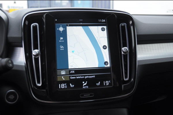 Volvo XC40 T4 211PK Automaat Plug-in hybrid Core Bright / Apple carplay / Parkeersensoren met camera / Stoelverwarming / Elektrische achterklep / Keyless entry / Parkeersensoren met camera