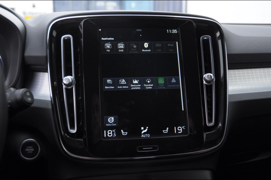 Volvo XC40 T4 211PK Automaat Plug-in hybrid Core Bright / Apple carplay / Parkeersensoren met camera / Stoelverwarming / Elektrische achterklep / Keyless entry / Parkeersensoren met camera