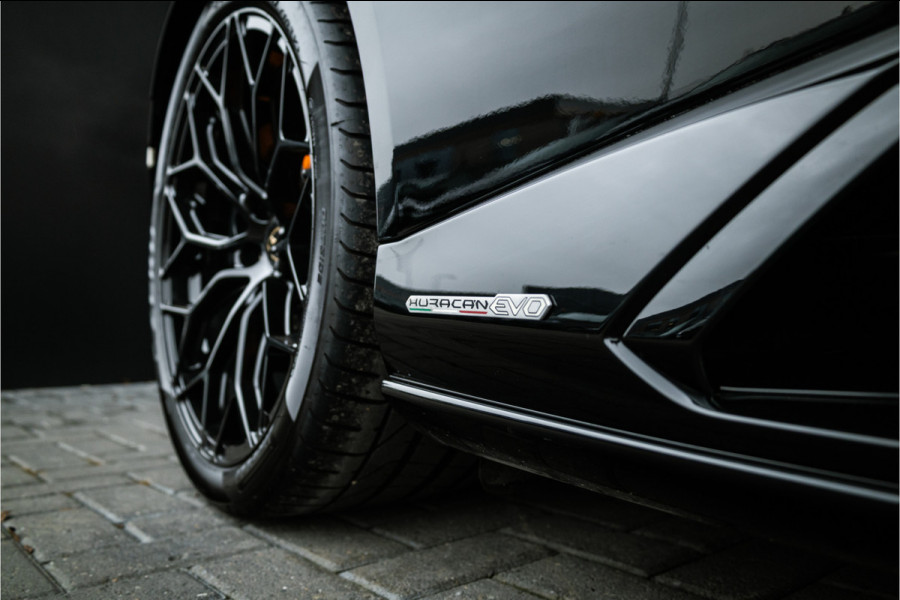 Lamborghini Huracan 5.2 V10 EVO - Sensonum | Lift | Cruise Control | Alcantara