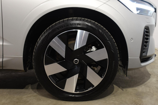 Volvo XC60 T6 350PK Automaat Plug-in Hybrid AWD Ultra Dark / Navigatie / Adaptieve Cruise control / Head Up-Display / Panorama dak / Leder / Elektrische stoelen / 360 Camera / Trekhaak / 20" Velgen