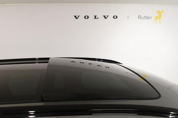 Volvo XC60 T6 350PK Automaat Plug-in Hybrid AWD Ultra Dark / Navigatie / Adaptieve Cruise control / Head Up-Display / Panorama dak / Leder / Elektrische stoelen / 360 Camera / Trekhaak / 20" Velgen