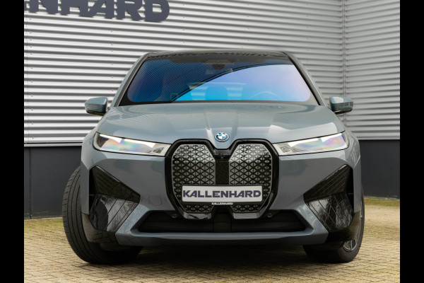 BMW iX xDrive50 - Luchtvering - Pano - Stoelventilatie - Driving Ass Prof - Head-up
