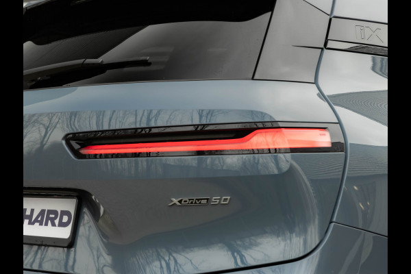 BMW iX xDrive50 - Luchtvering - Pano - Stoelventilatie - Driving Ass Prof - Head-up