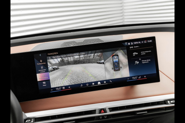 BMW iX xDrive50 - Luchtvering - Pano - Stoelventilatie - Driving Ass Prof - Head-up