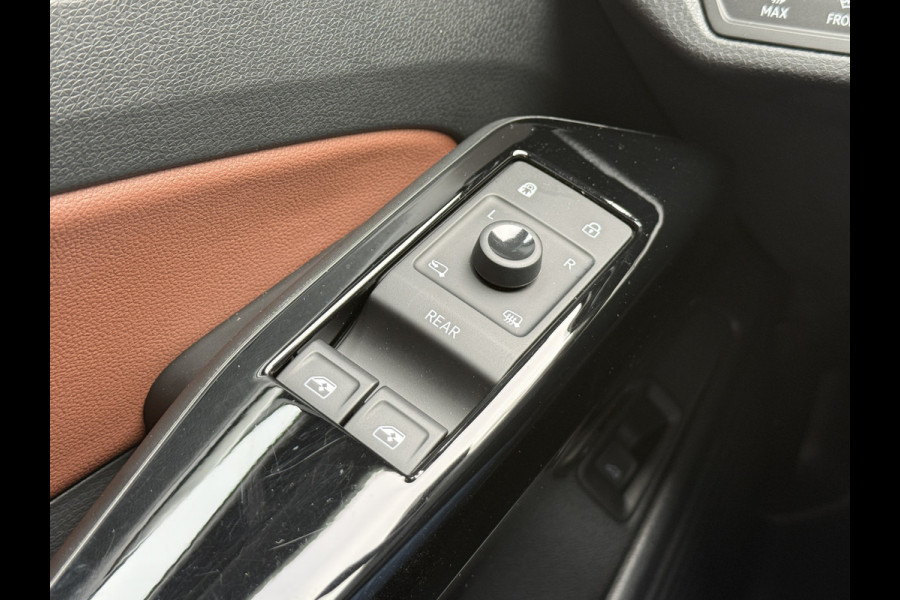 Volkswagen ID.4 First Max 77 kWh | SoH 90% | Panoramakdak | Elek. Trekhaak | Stoel/stuurverw. | ACC | 21''inch | Camera