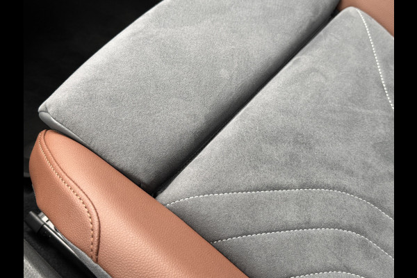 Volkswagen ID.4 First Max 77 kWh | SoH 90% | Panoramakdak | Elek. Trekhaak | Stoel/stuurverw. | ACC | 21''inch | Camera