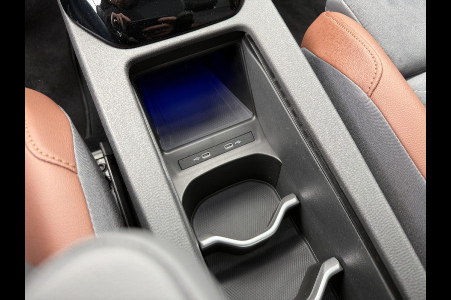 Volkswagen ID.4 First Max 77 kWh | SoH 90% | Panoramakdak | Elek. Trekhaak | Stoel/stuurverw. | ACC | 21''inch | Camera