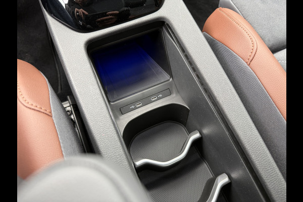 Volkswagen ID.4 First Max 77 kWh | SoH 90% | Panoramakdak | Elek. Trekhaak | Stoel/stuurverw. | ACC | 21''inch | Camera