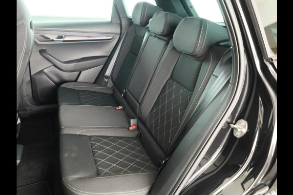 Škoda Karoq 1.5 TSI Sportline Business 150pk | Dode hoek sensoren | Adaptive Cruise Control | Elektrische achterklep |