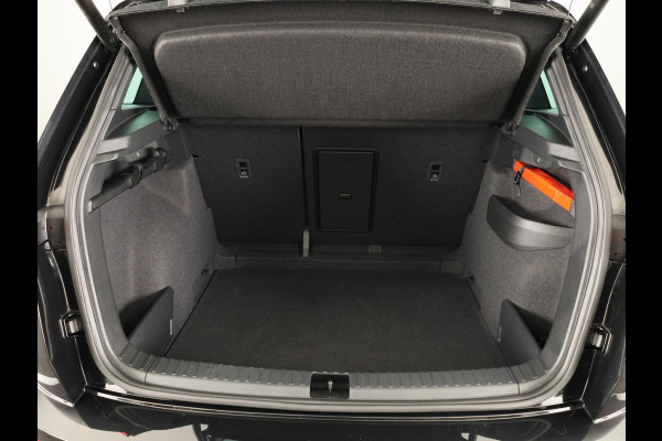 Škoda Karoq 1.5 TSI Sportline Business 150pk | Dode hoek sensoren | Adaptive Cruise Control | Elektrische achterklep |