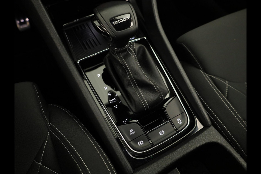 Škoda Karoq 1.5 TSI Sportline Business 150pk | Dode hoek sensoren | Adaptive Cruise Control | Elektrische achterklep |