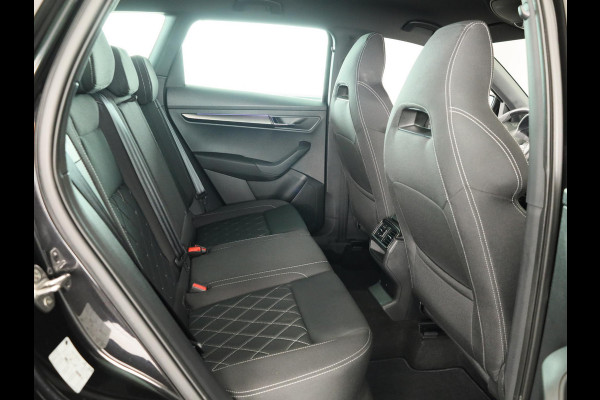 Škoda Karoq 1.5 TSI Sportline Business 150pk | Dode hoek sensoren | Adaptive Cruise Control | Elektrische achterklep |