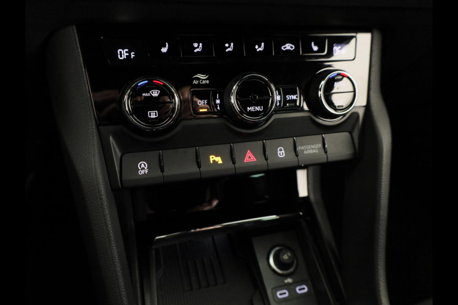 Škoda Karoq 1.5 TSI Sportline Business 150pk | Dode hoek sensoren | Adaptive Cruise Control | Elektrische achterklep |