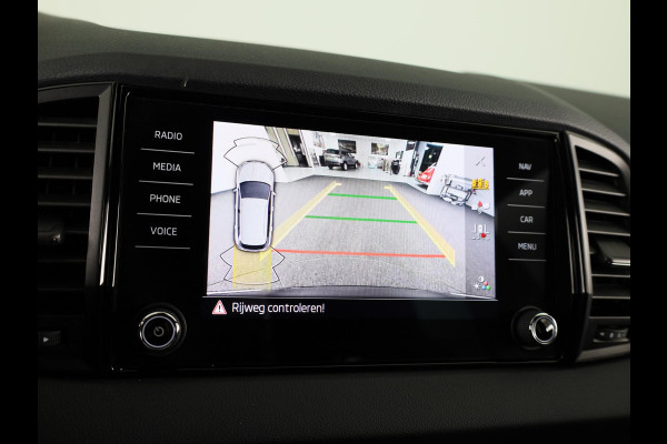 Škoda Karoq 1.5 TSI Sportline Business 150pk | Dode hoek sensoren | Adaptive Cruise Control | Elektrische achterklep |