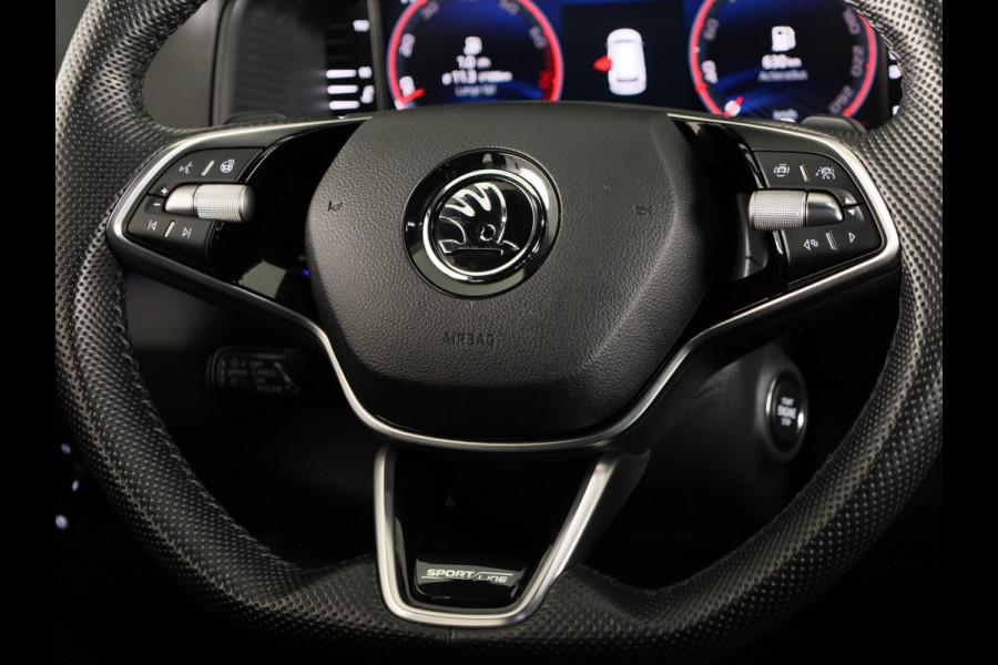Škoda Karoq 1.5 TSI Sportline Business 150pk | Dode hoek sensoren | Adaptive Cruise Control | Elektrische achterklep |