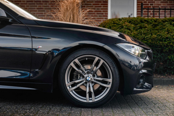BMW 4 Serie Gran Coupé 418i Executive Edition 136 PK | M-Pakket | Carbon Zwart | Schuifdak | Camera | 18''