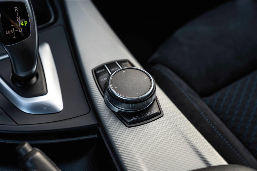 BMW 4 Serie Gran Coupé 418i Executive Edition 136 PK | M-Pakket | Carbon Zwart | Schuifdak | Camera | 18''