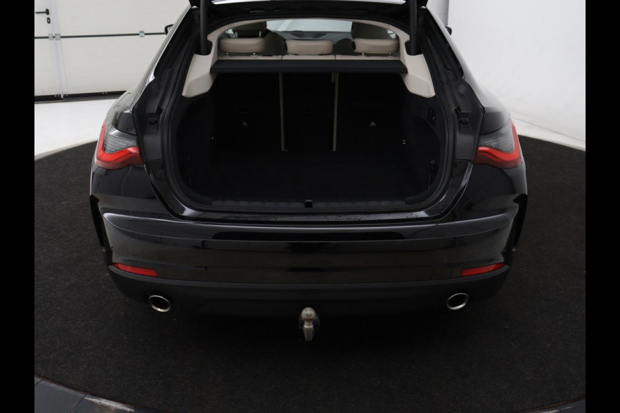 BMW 4 Serie Gran Coupé 420i Edition Plus | Trekhaak | Stoelverwarming | Memory | Carplay | Leder | Navigatie | Camera | Achterbankverwarming | Keyless | Full LED | Sportstoelen