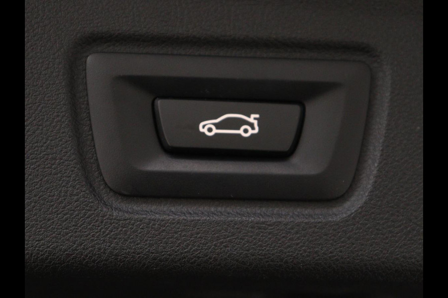 BMW 4 Serie Gran Coupé 420i Edition Plus | Trekhaak | Stoelverwarming | Memory | Carplay | Leder | Navigatie | Camera | Achterbankverwarming | Keyless | Full LED | Sportstoelen