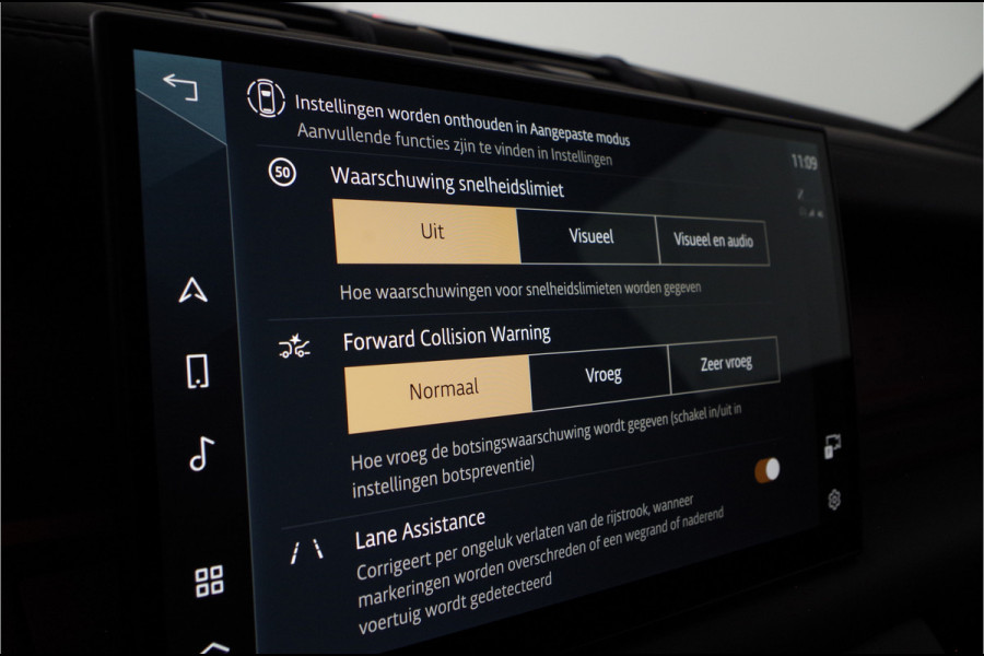 Land Rover Defender 110 2.0 P300e X-Dynamic HSE > 300pk/Black pakket/Head-up/22inch/Trekhaak/Smart View...