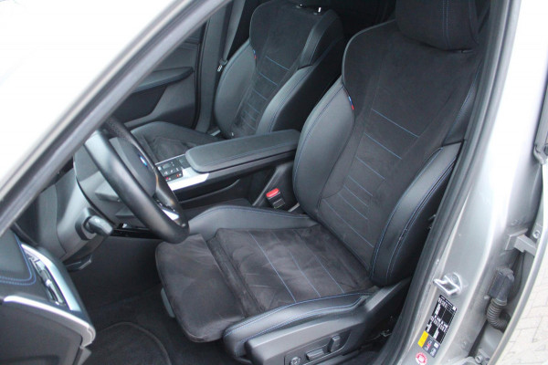 BMW X1 XDrive30e M-Sport Shadow | Pano | ACC | Memory | Massage | HUD | HK | Elek. Trekhaak