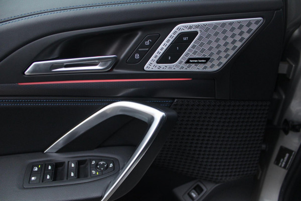 BMW X1 XDrive30e M-Sport Shadow | Pano | ACC | Memory | Massage | HUD | HK | Elek. Trekhaak