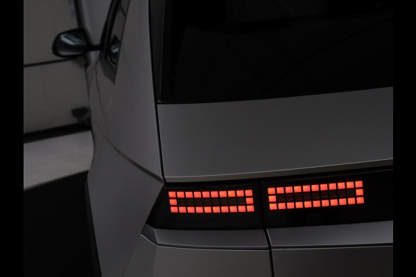Hyundai IONIQ 5 Connect 58 kWh | SOH 100% | Stoelverwarming | Adaptive cruise | Bose Sound | Camera | Carplay | Half leder | Vehicle-to-load | Keyless | Navigatie | Full LED