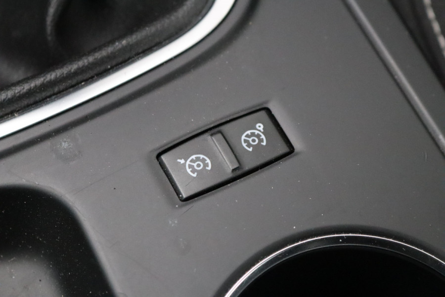 Renault Mégane 1.3 TCe 116PK Limited Navigatie/Camera/Stoelverwaring/Cruise-control