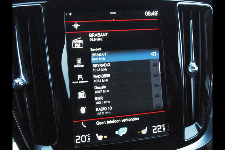 Volvo V60 2.0 T5 Momentum | Sportstoelen | Apple Carplay | Cruise Control | Leer | Trekhaak |