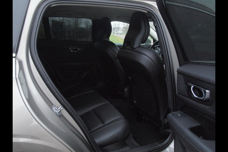 Volvo V60 2.0 T5 Momentum | Sportstoelen | Apple Carplay | Cruise Control | Leer | Trekhaak |