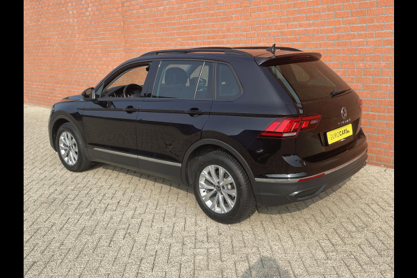 Volkswagen Tiguan 1.5 TSI 150pk DSG Life Panoramadak Navigatie d.m.v. Apple Carplay Android Auto Parkeersensoren Adaptive Cruise Control Stoel- en stuurverwarming Ledverlichting Getinte ramen Climate Control